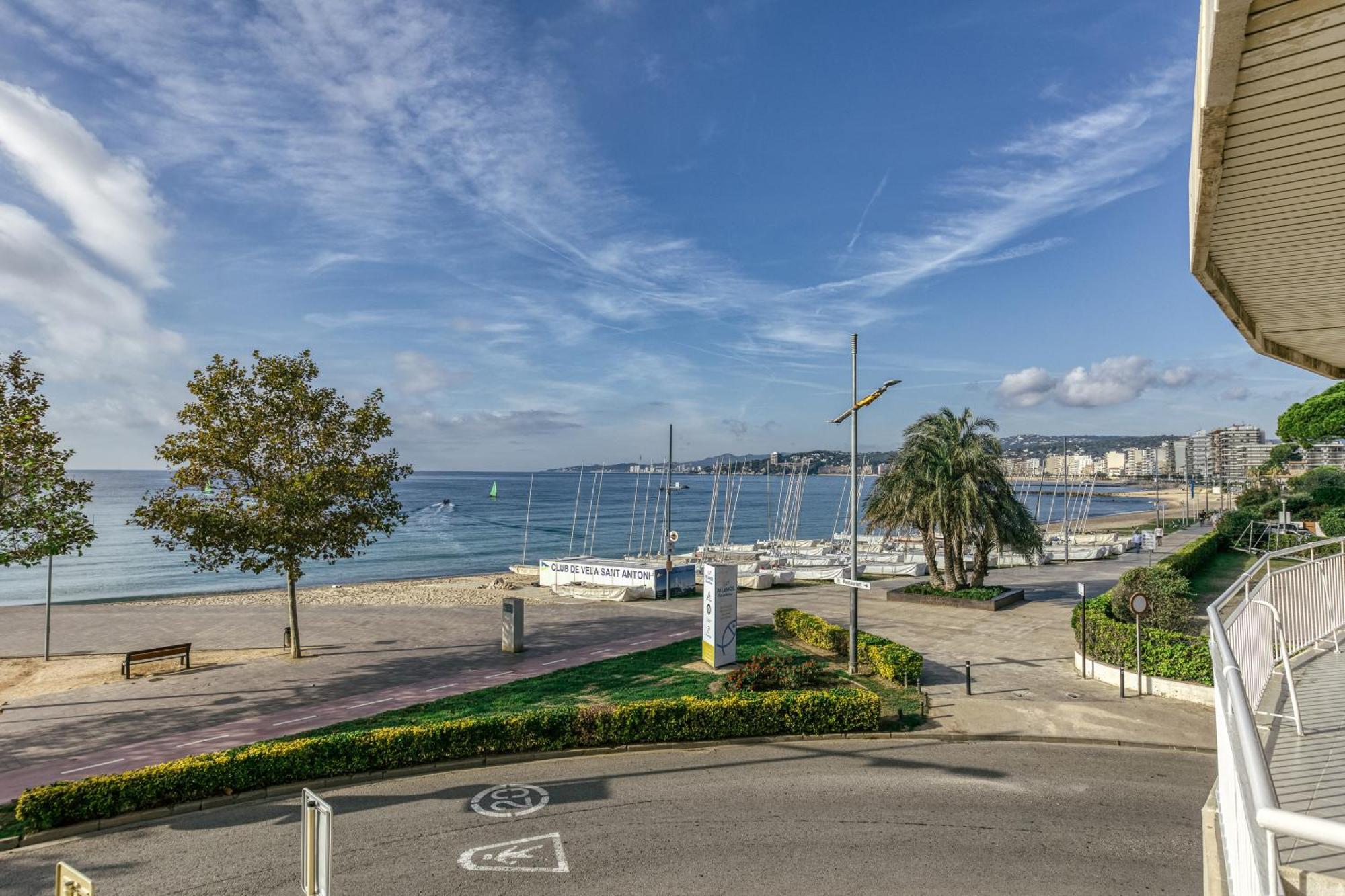 Carrer Del Mar Palamós Exterior foto